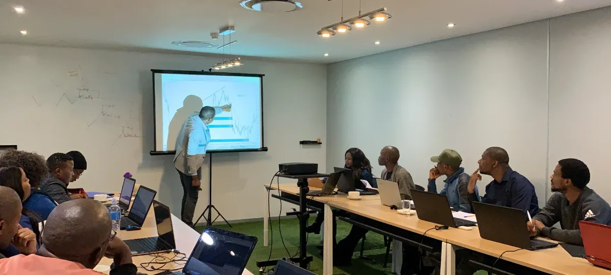 The Federal Government Plans to Train 100,000 Young Nigerians Every Year in Forex Trading